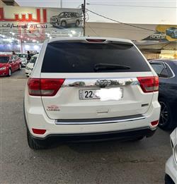 جیپ گراند شیرۆکی